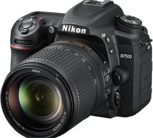 Camara Nikon D7500 con Lente 18-140mm