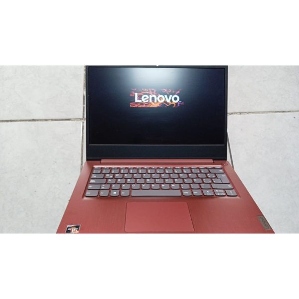 Notebook Lenovo IdeaPad 3 Ryzen 3 8GB 256GB SSD 14" HD Win11