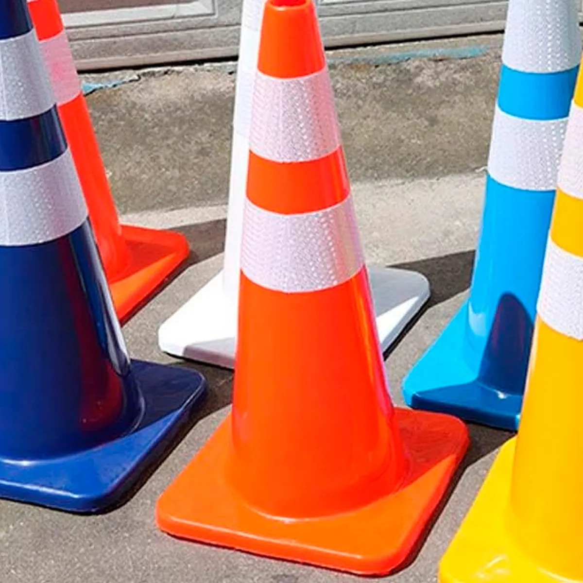 CONO SEMI FLEXIBLE 70 CM 2 BANDAS REFLECTIVAS Seguridad Vial